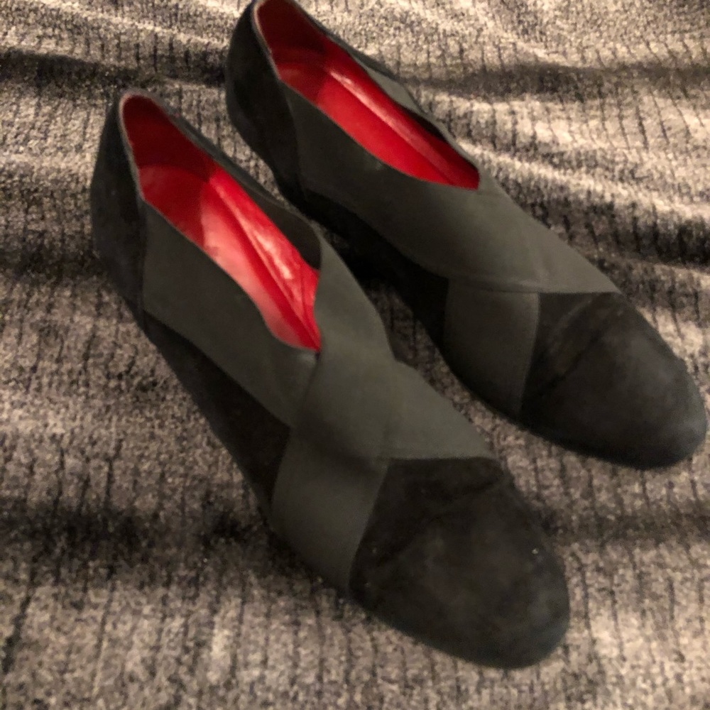Amalfi by Rangoni Black Suede & Elastic Pumps 10N